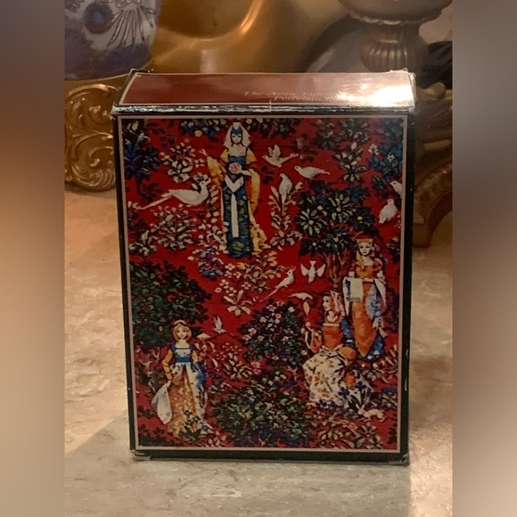 The Tapestry Collection by Avon 1981 Frame Porcelain 3.5 By 5 (holds 3x4 pic) - Picture 3 of 13